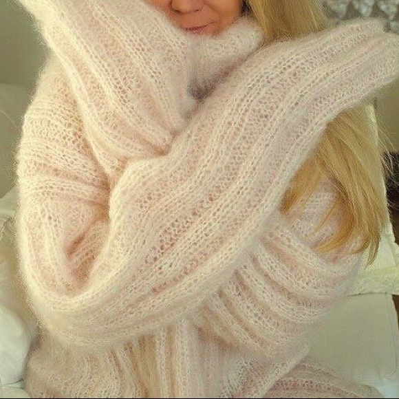 HI! I’M GWYNETH, GET YOUR SOFT COZY WARM SWEATERS! - Picture 6 of 16